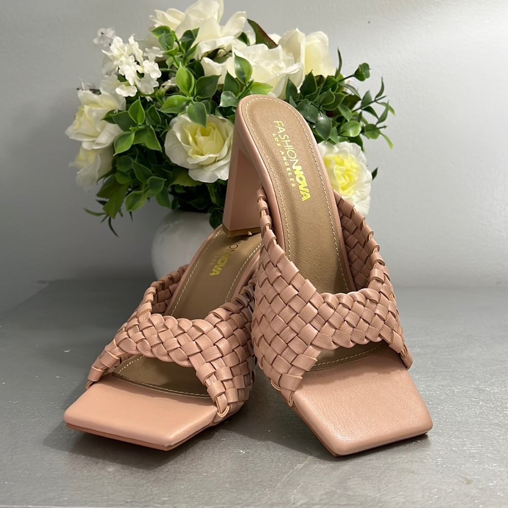 New heels, size 7 nude